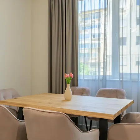 Apartamento Modern Escape With Private Parking Varna