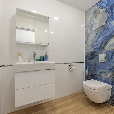 Modern Escape With Private Parking Apartamento Varna
