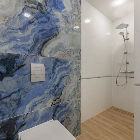 Apartament Modern Escape With Private Parking Warna