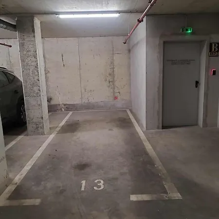 Apartament Modern Escape With Private Parking Warna