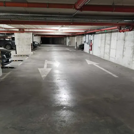 Modern Escape With Private Parking Apartment Varna