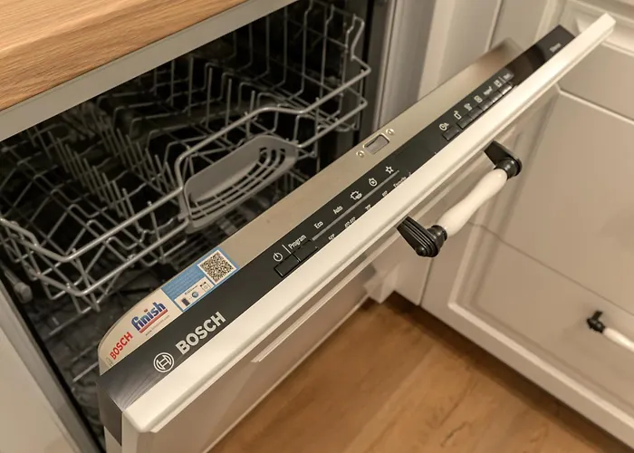 Modern Escape With Private Parking Varna