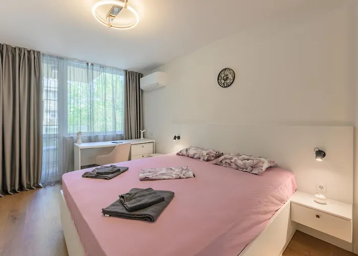 Modern Escape With Private Parking شقة *